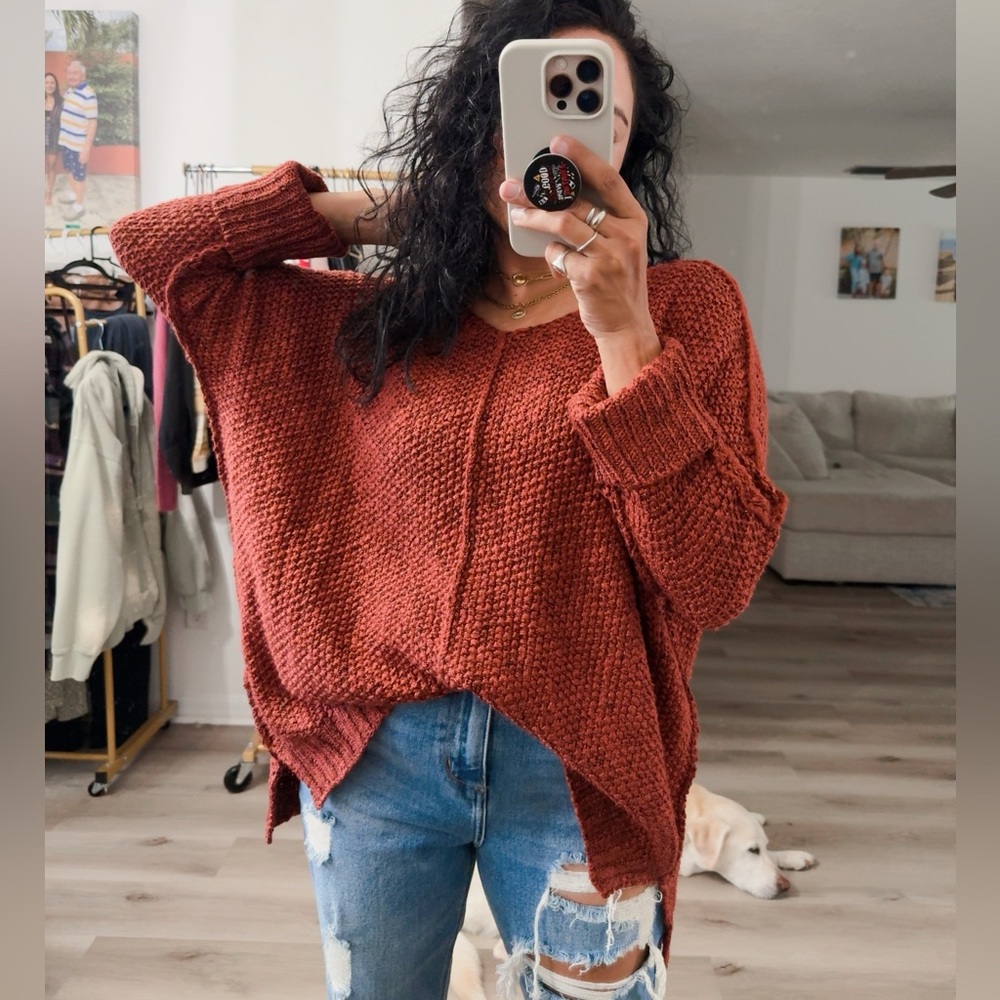 BOUTIQUE JULIANA’S BRICK SOFT KNIT V NECK PULLOVER